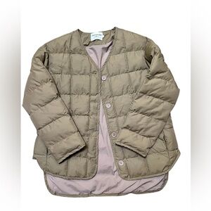 Women Puffer Jacket. Medium. Preowned, in mint condition.